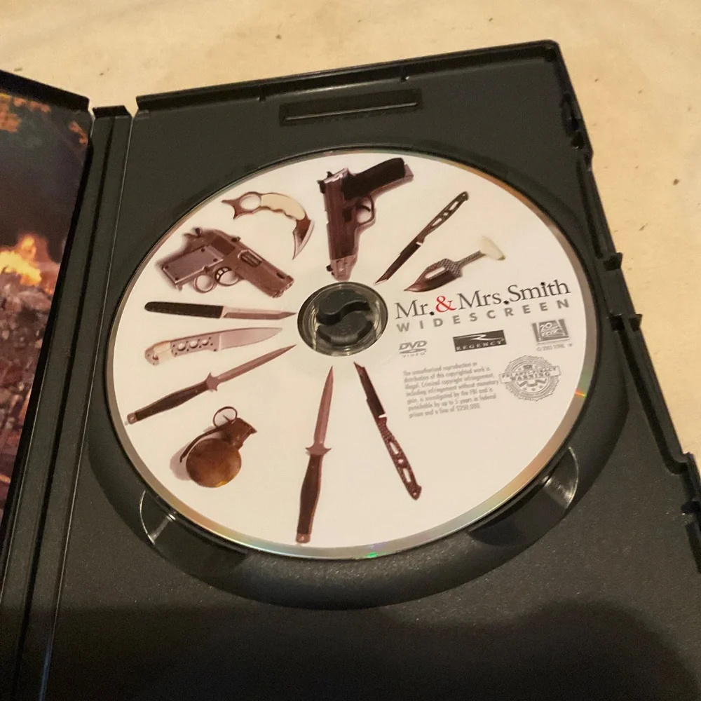 DVD - Mr. And Mrs. Smith. V32